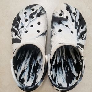 Kids Crocs Black & White Tie Dye